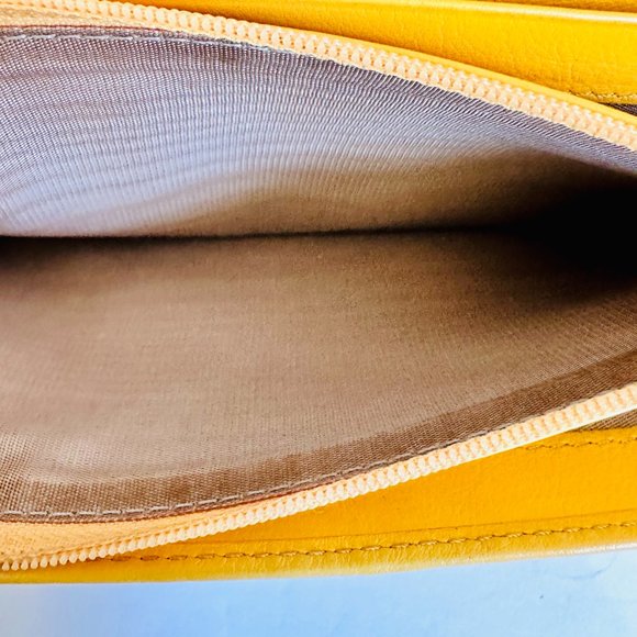 AUTHENTIC CELINE SOFT LEATHER WALLET WITH CHAIN STRAP YELLOW  WC-SA-0108 - Picture 10 of 12